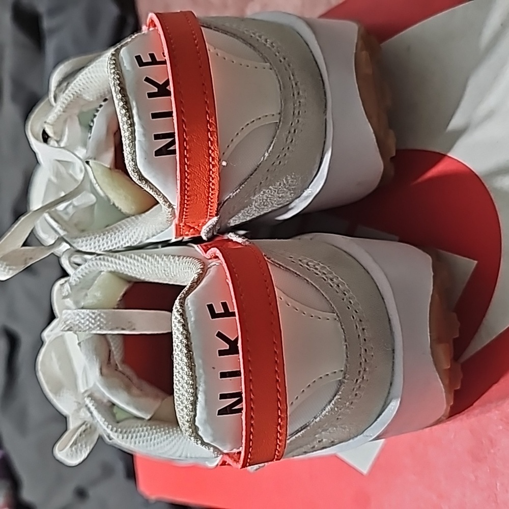 Nike Leopard Sneakers - Picture 4 of 4